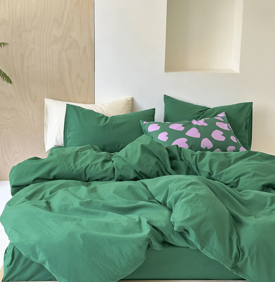 Minimalistic vs. Maximalistic: Find Your Perfect Dorm Decor Style! - Ever Lasting