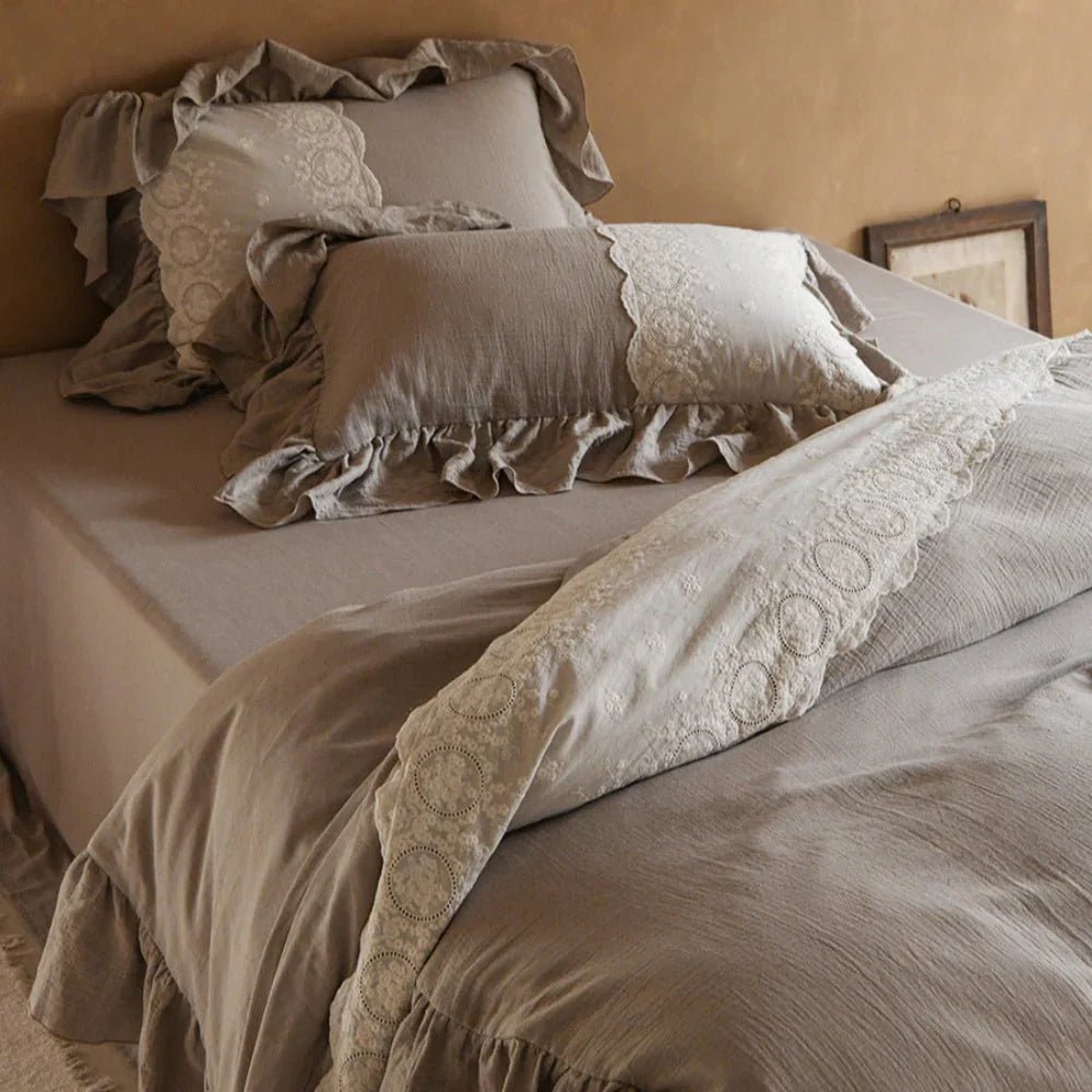 Mixing Modern and Vintage: Top Fall Decor Trends to Watch in 2025 - Ever Lasting