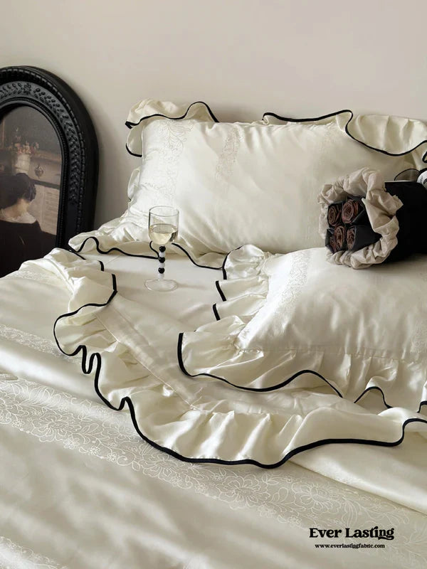 Silky Ruffle Bedding Set from Ever Lasting