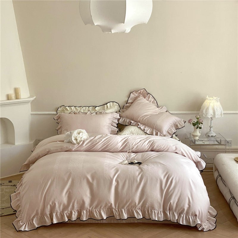 Soft, Feminine & Romantic: Coquettecore Bedding Ideas for a Dreamy Summer Bedroom - Ever Lasting