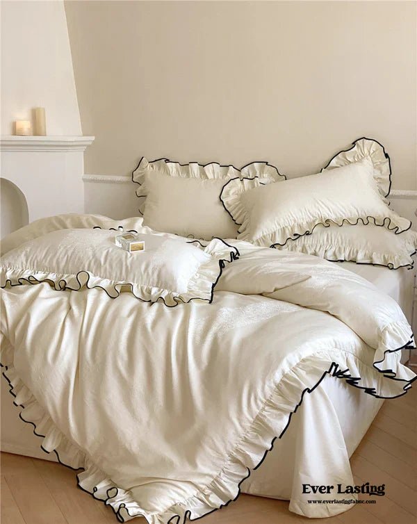 The History of Ruffled Bedding: From Vintage Charm to Modern Elegance - Ever Lasting