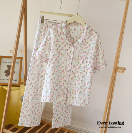 The Psychology of Comfort: 5 Reasons Loungewear Makes Us Happier - Ever Lasting