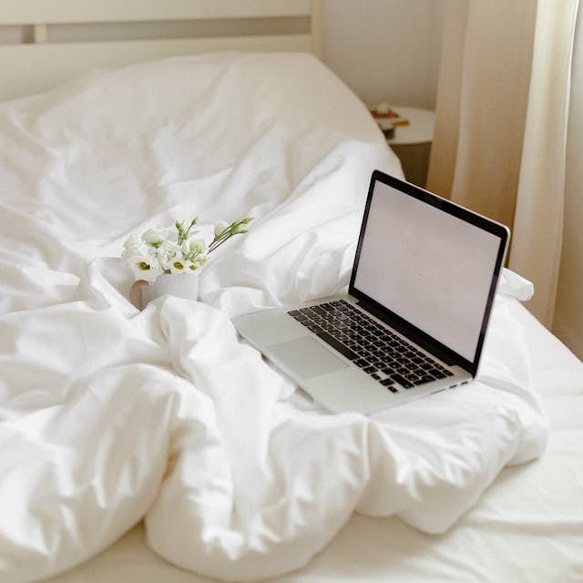 The Secret to Hotel-Style Beds at Home (Without Hotel Prices) - Ever Lasting