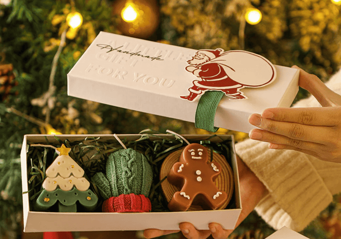 Transform Your Bedroom with a Festive Christmas Look  ⋆𐙚 - Ever Lasting