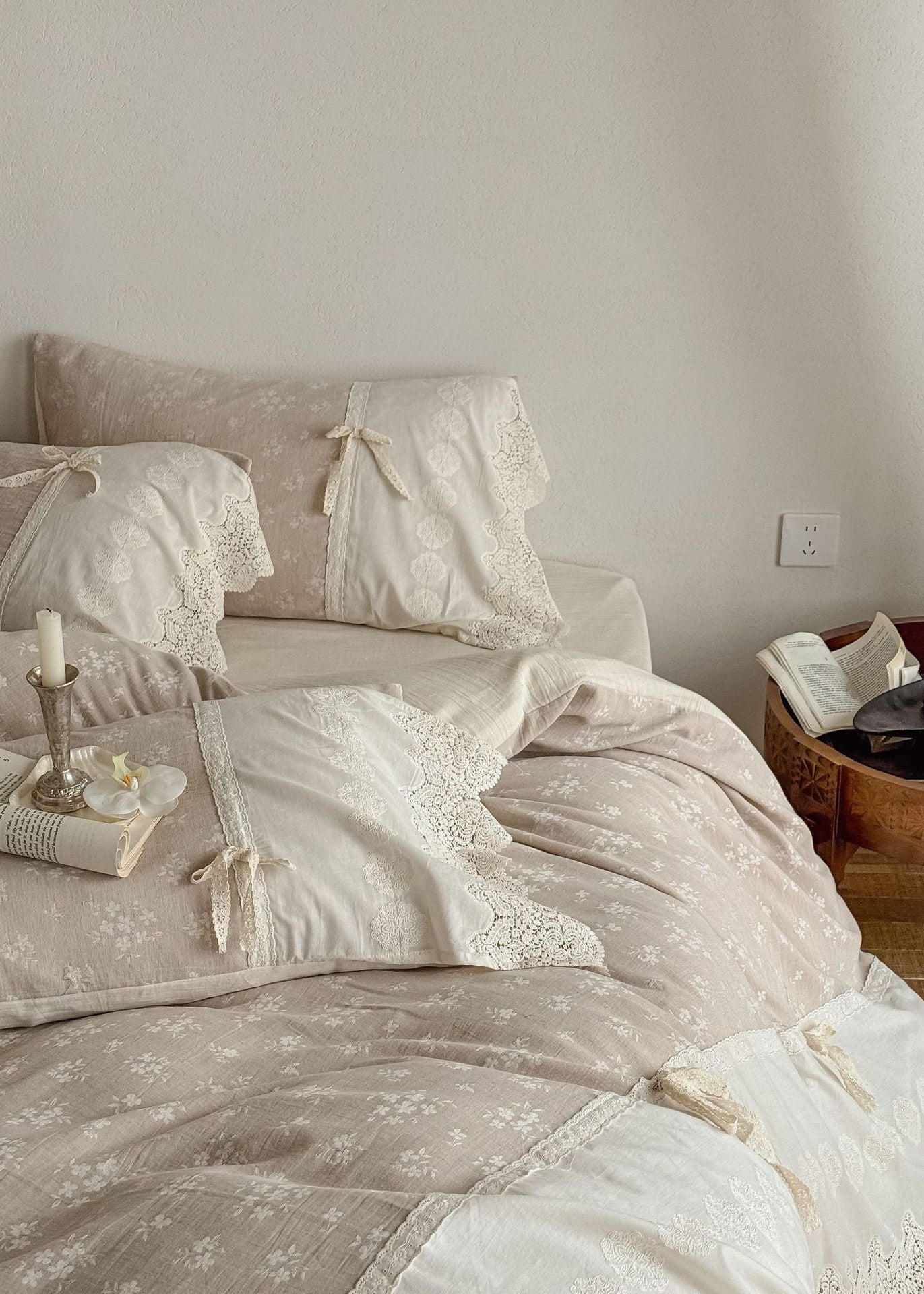 Cedar Floral Lace Bedding Bundle