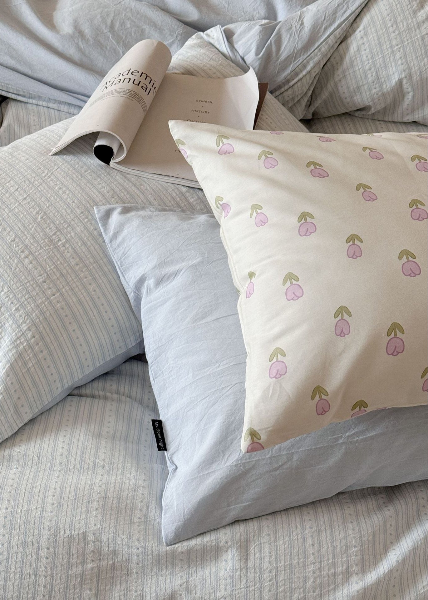 Peony Jacquard Bedding Set / Blue
