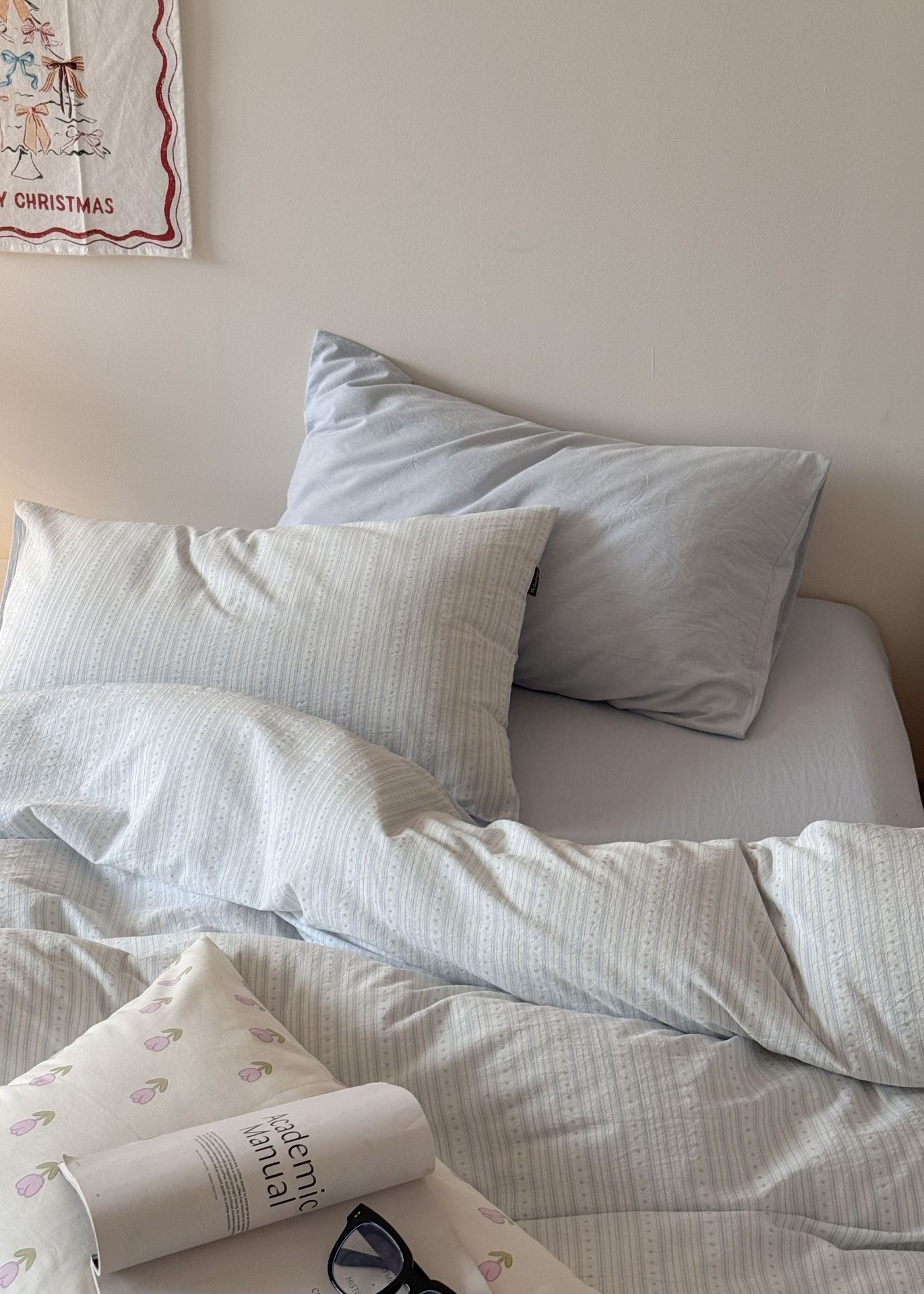 Peony Jacquard Bedding Set / Blue