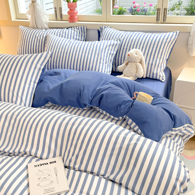 Striped Bedding Set / Blue