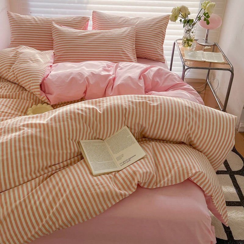 Striped Bedding Set / Purple