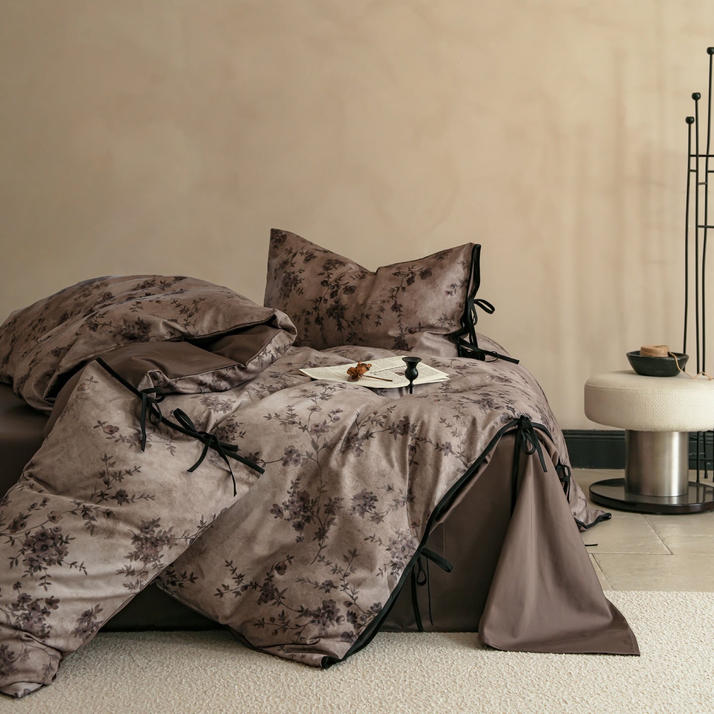 Birchwood Cotton Floral Bedding Set / Gray