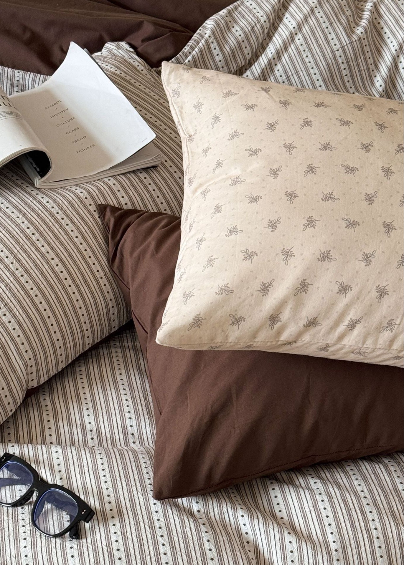 Peony Jacquard Bedding Set / Blue