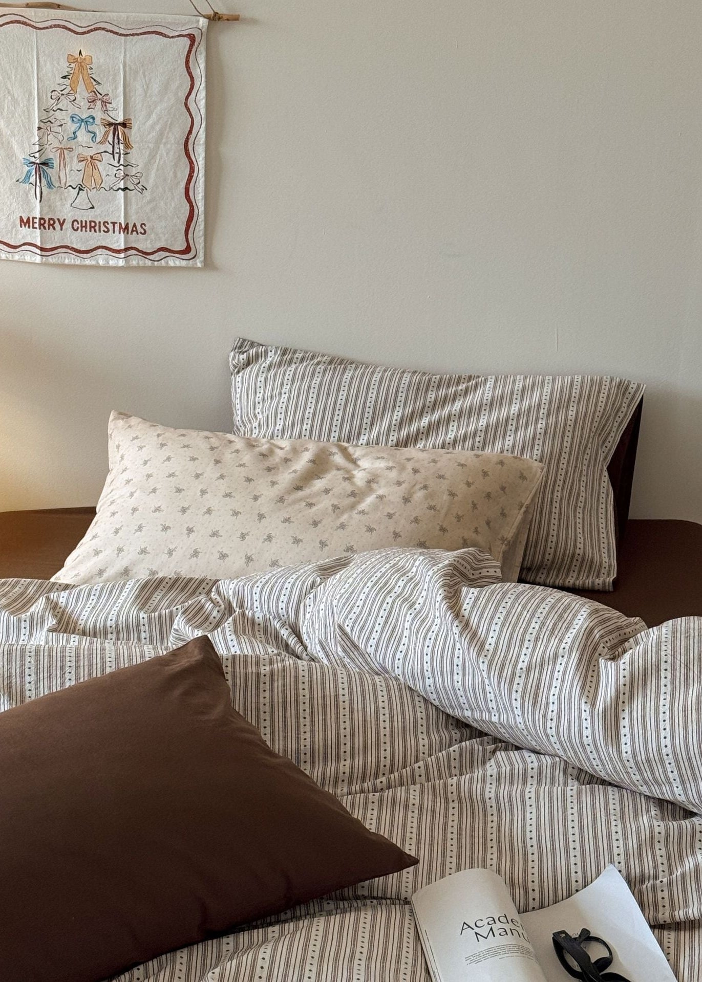 Peony Jacquard Bedding Set / Blue