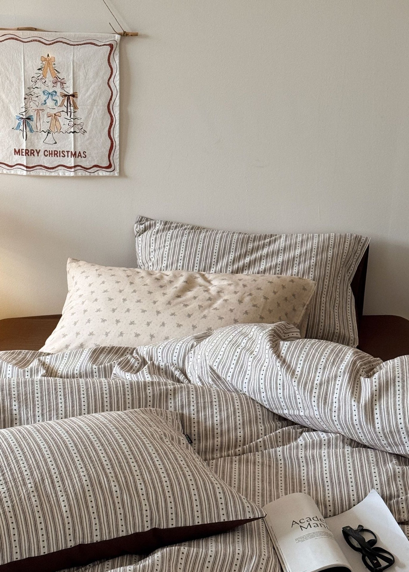 Peony Jacquard Bedding Set / Blue