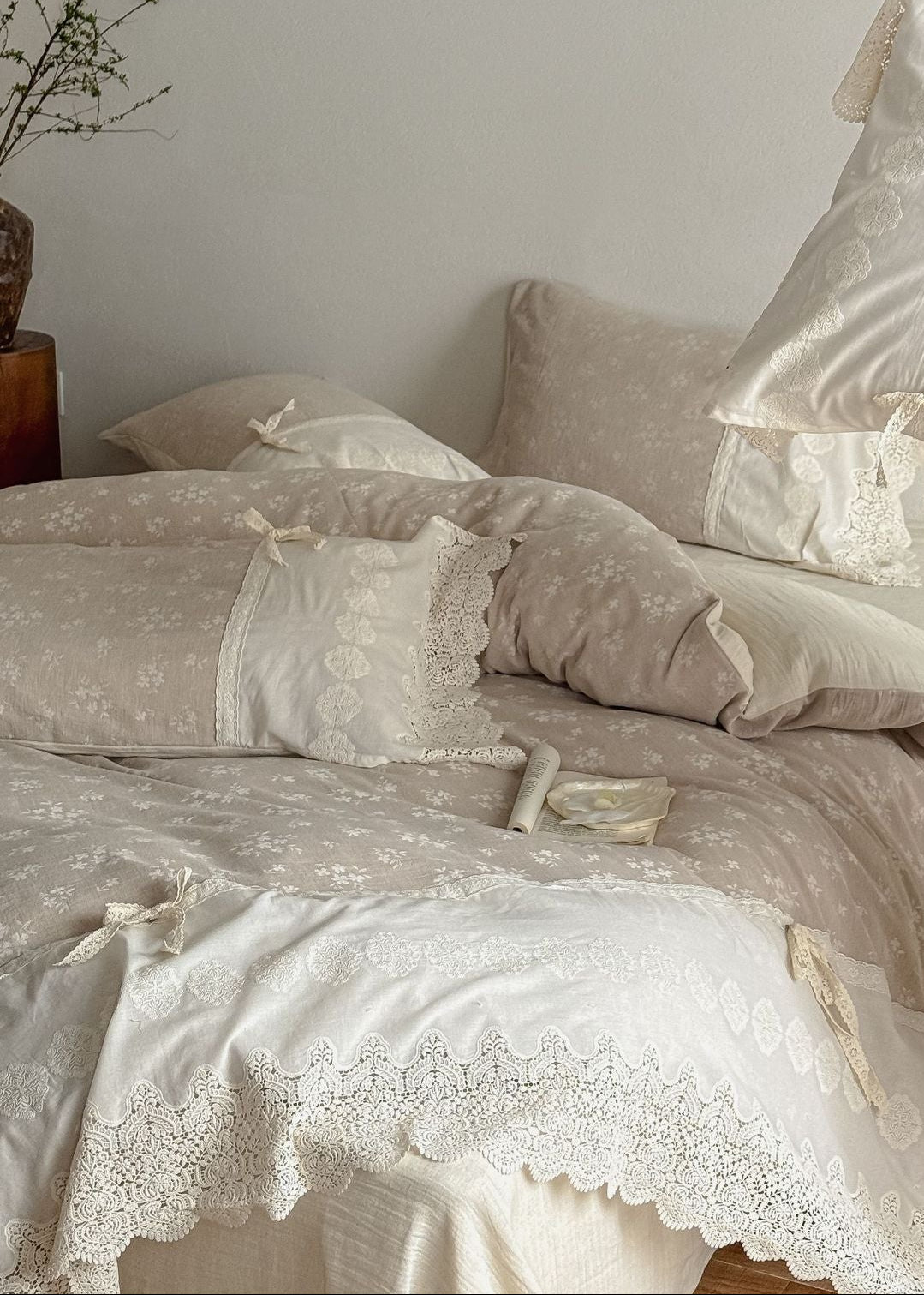Cedar Floral Lace Bedding Bundle