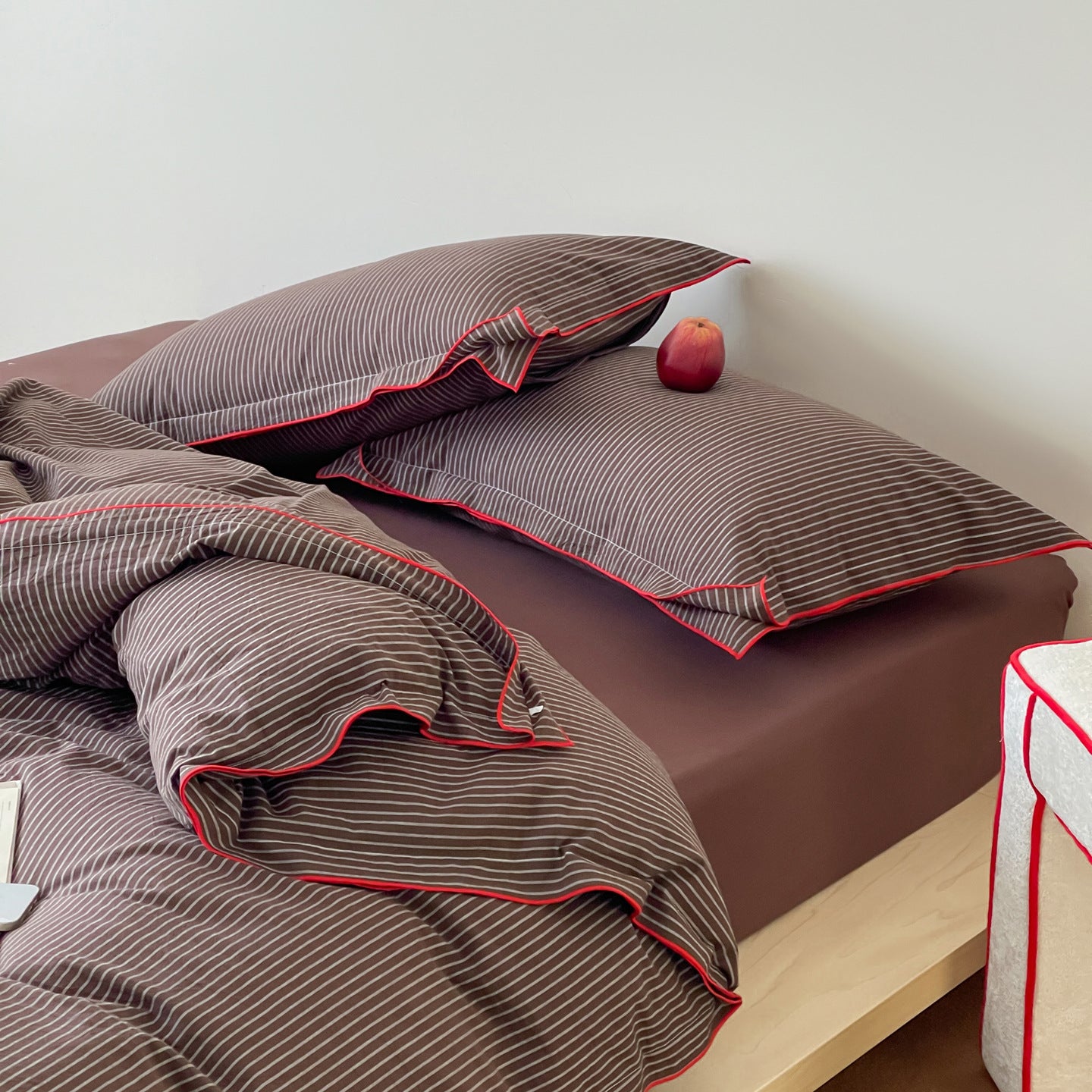 Arthur Pinstripe Bedding Set / Espresso Brown