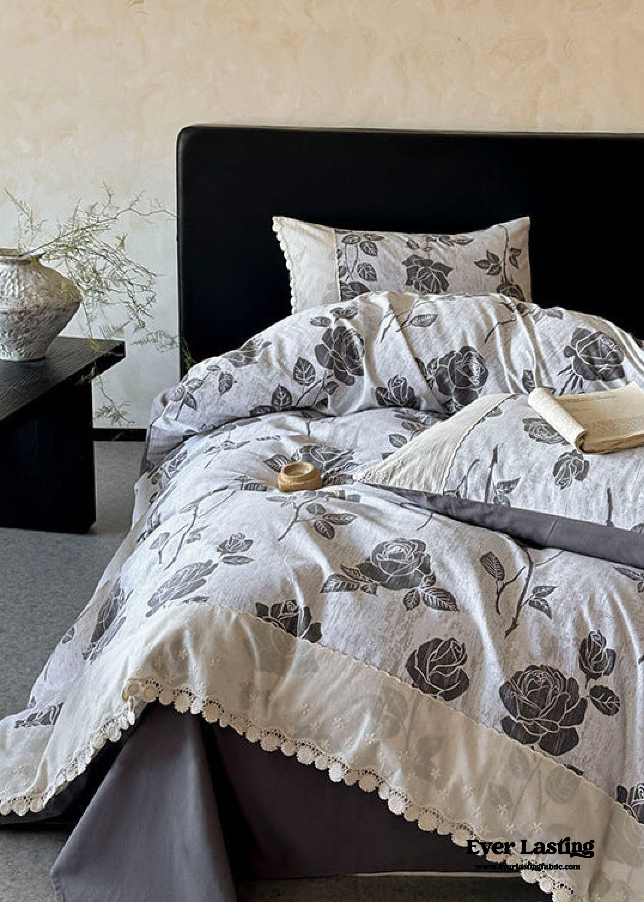 Evie French Floral Lace Bedding Set / Red