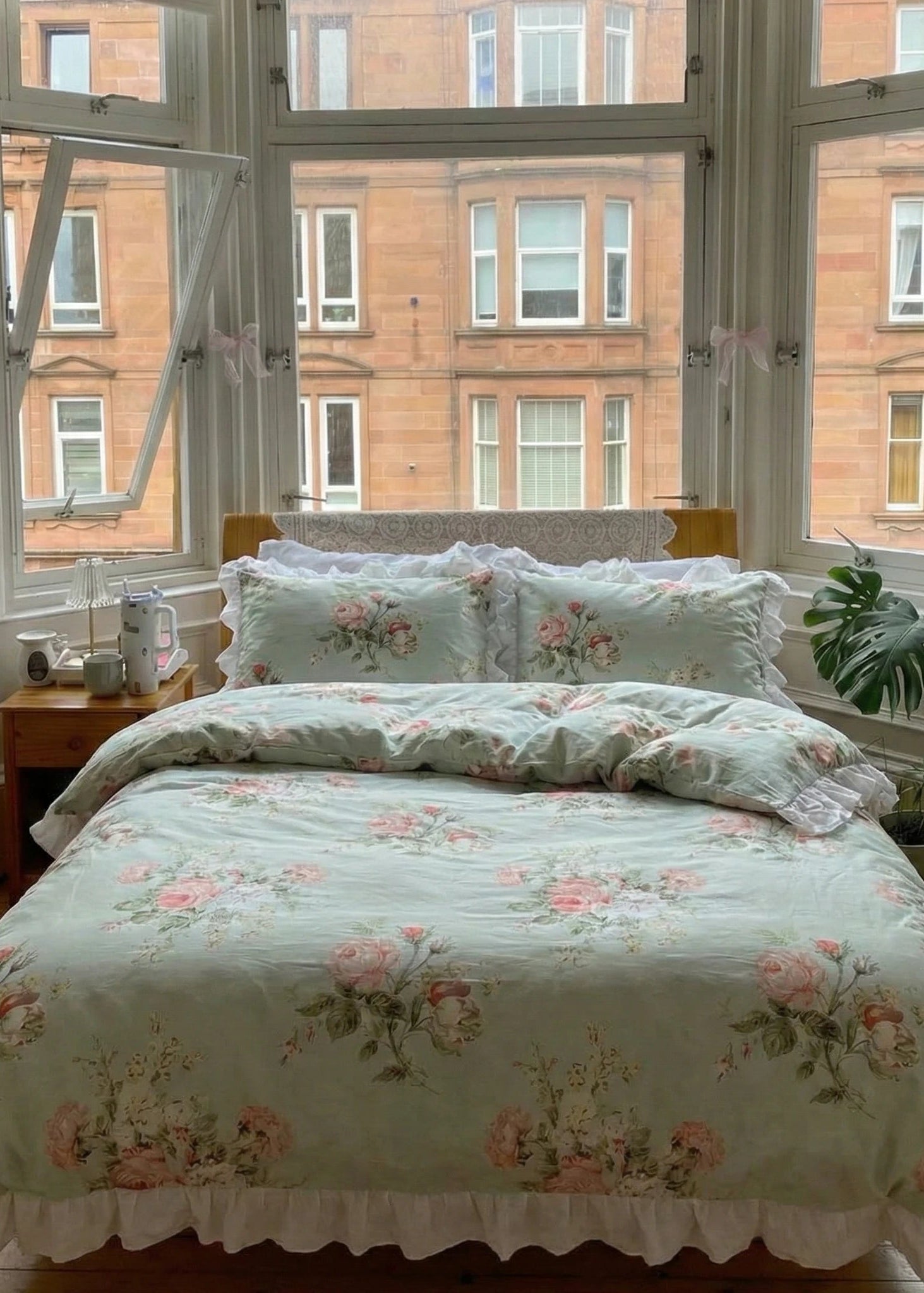 French Ruffle Floral Small Room Bedding Set / Green