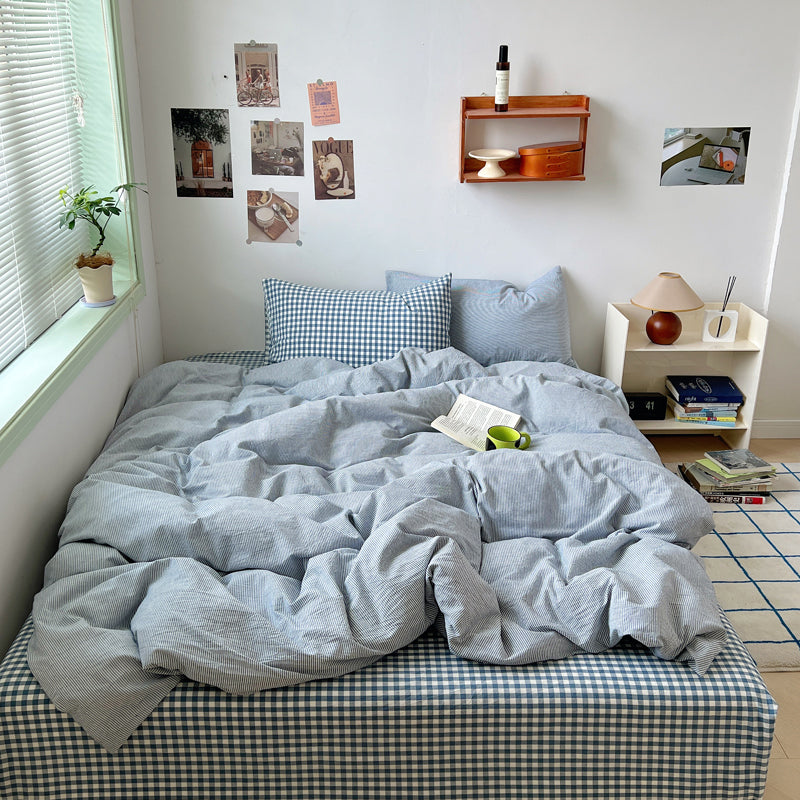 Peekaboo Gingham Stripe Bedding Set / Blue