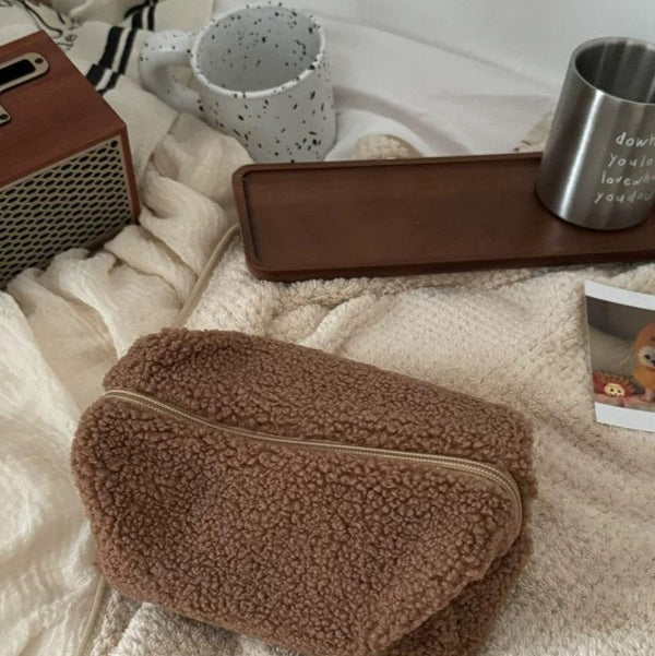 Teddy Velvet Makeup Bag / Brown