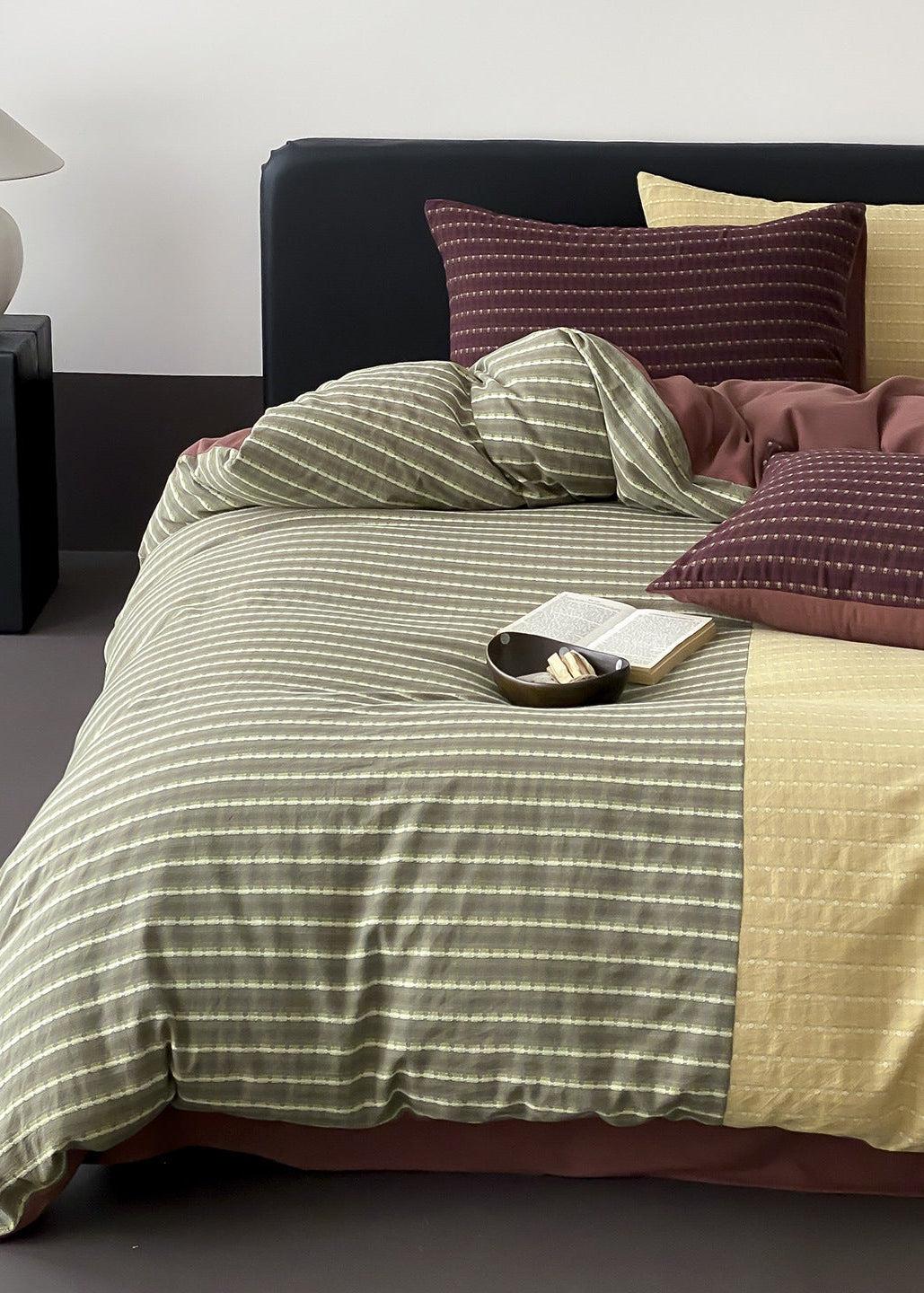 Kaia Jacquard Bedding Set / Yellow + Brown