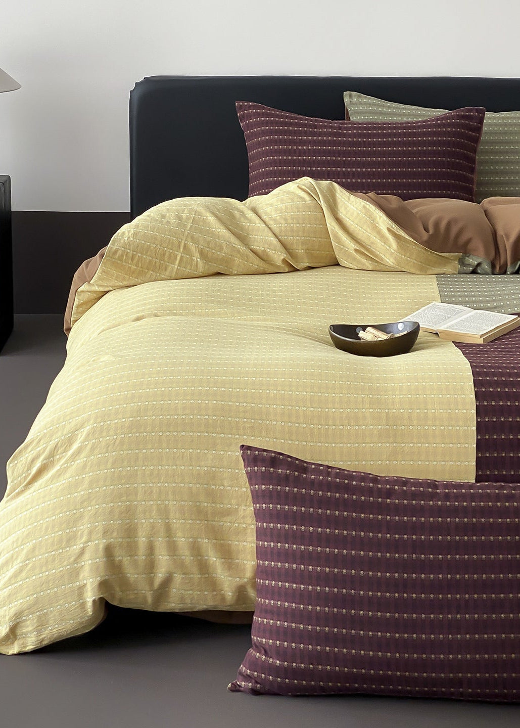 Kaia Jacquard Bedding Set / Yellow + Brown