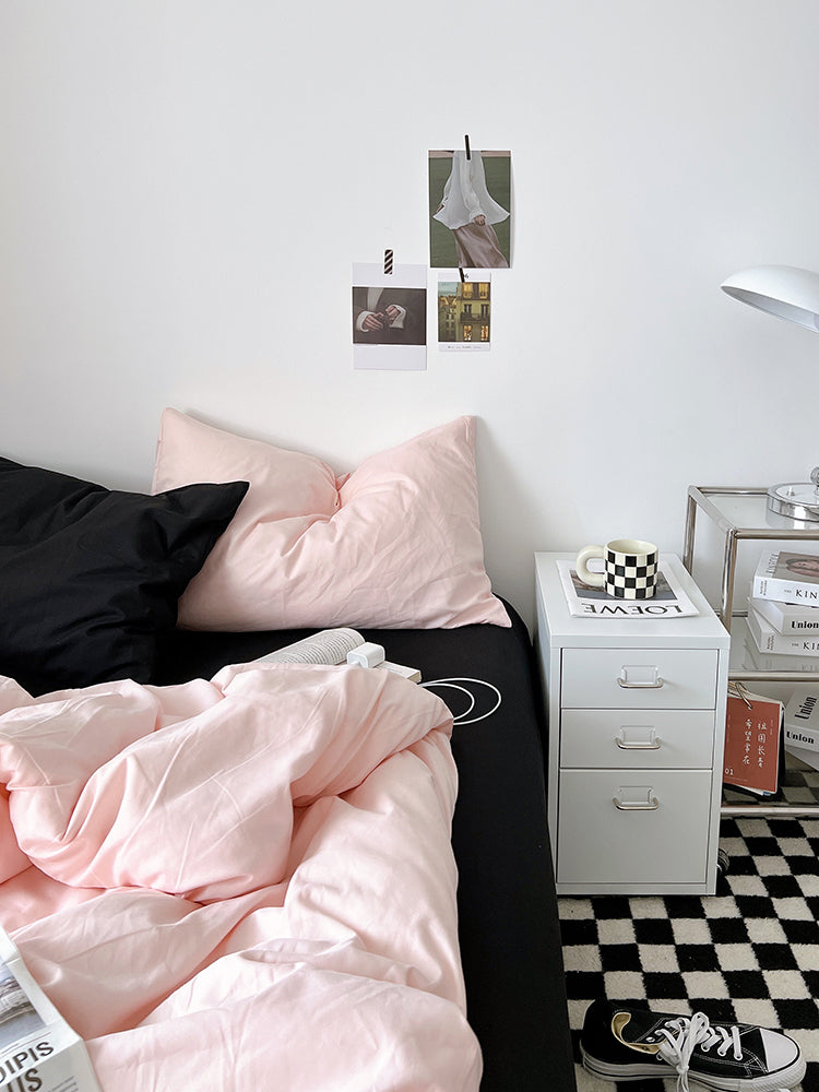 Mixed Color Bedding Set / Pastel Pink + Black