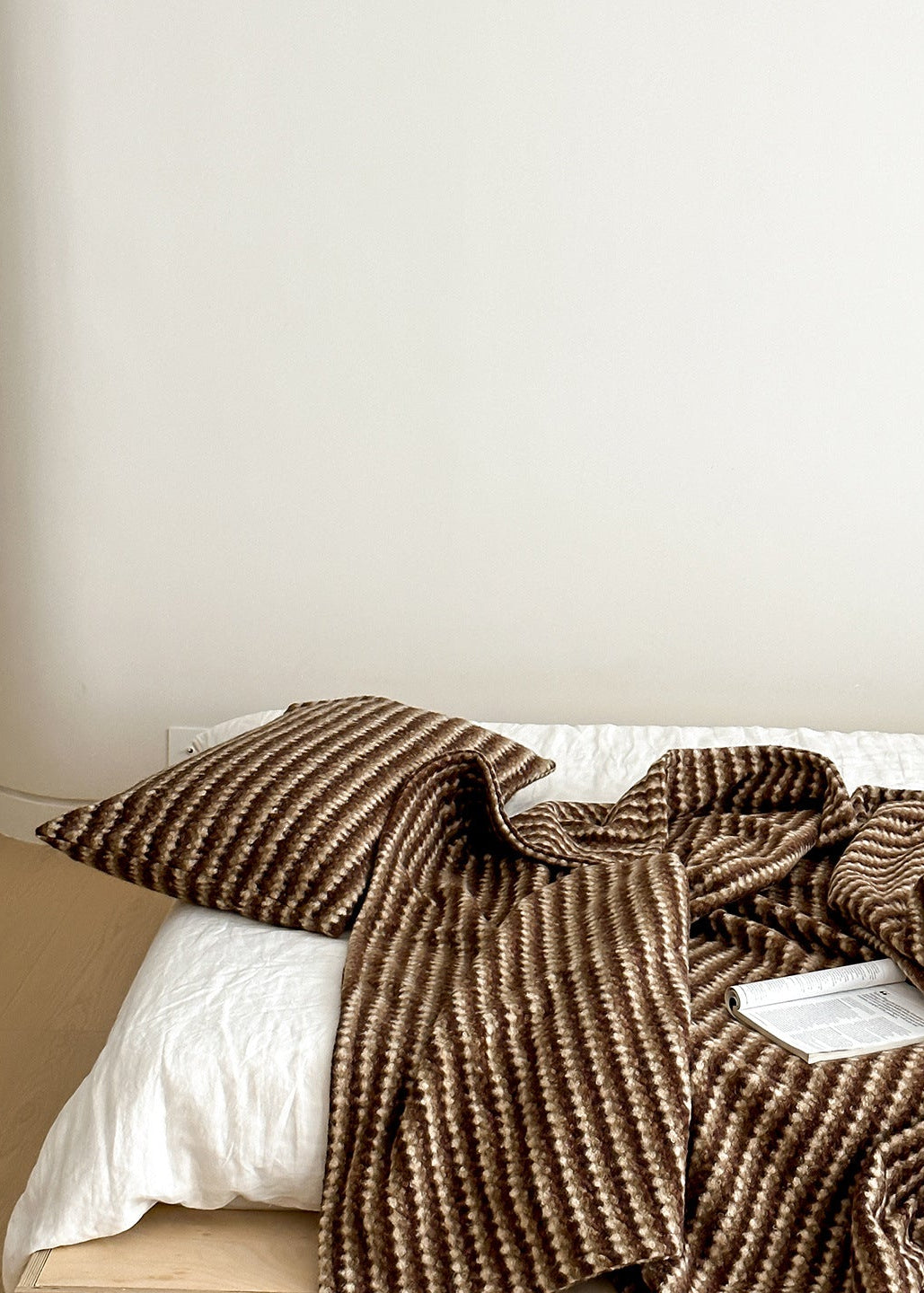 Noelle Driftwood Stripe Velvet Throw / Red