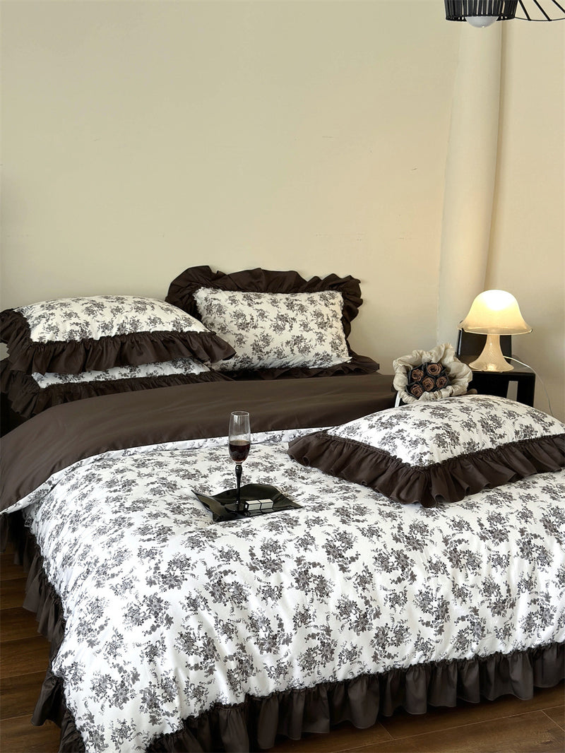 Aimé Romantic Vintage Ruffle Bedding Set / White