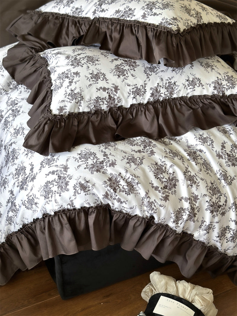 Aimé Romantic Vintage Ruffle Bedding Set / White