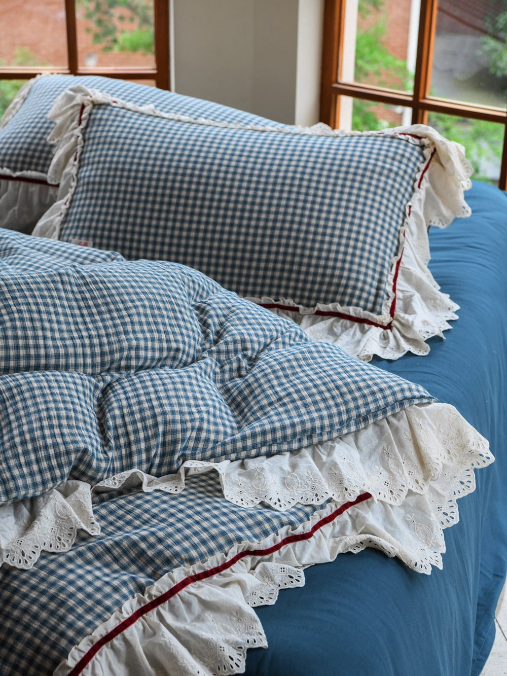 Gingham Floral Ruffle Bedding Set / Blue White