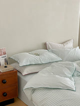 Scandinavian Overlock Striped Bedding Set / White + Green