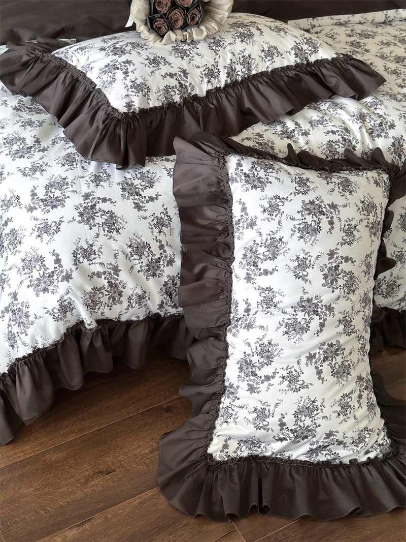 Aimé Romantic Vintage Ruffle Bedding Set / White