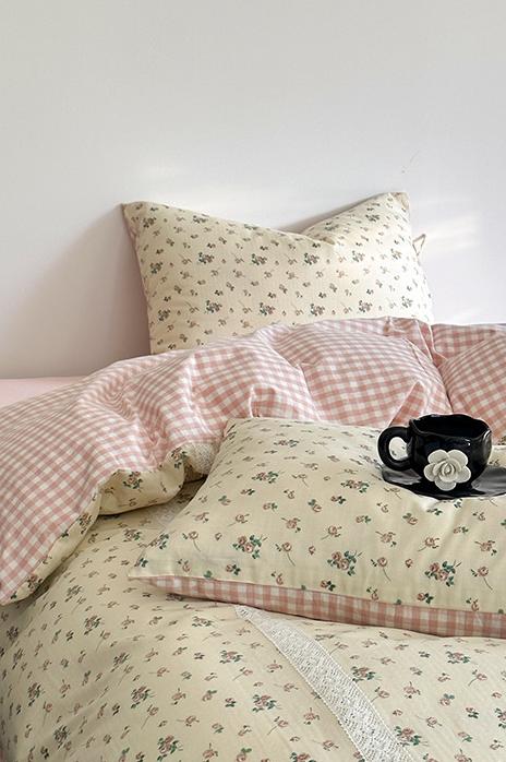 Rosalie Floral Lace Gingham Bedding Set / Pink