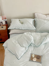 Scandinavian Overlock Striped Bedding Set / White + Green