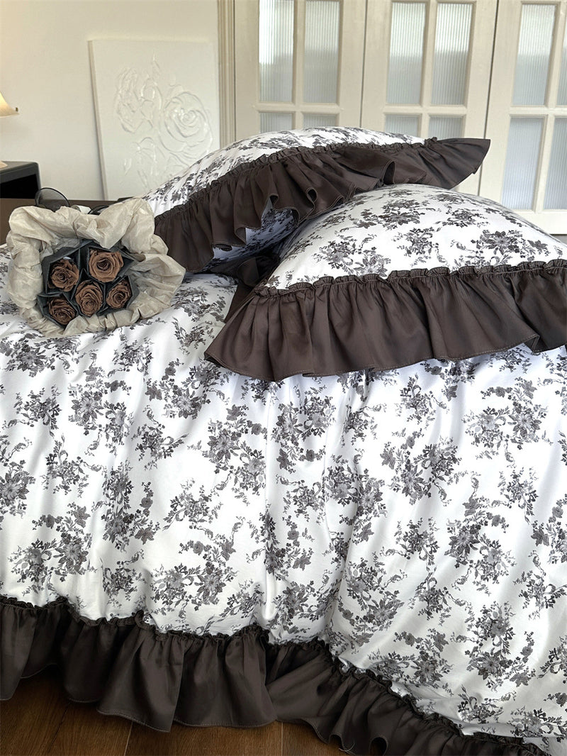 Aimé Romantic Vintage Ruffle Bedding Set / White