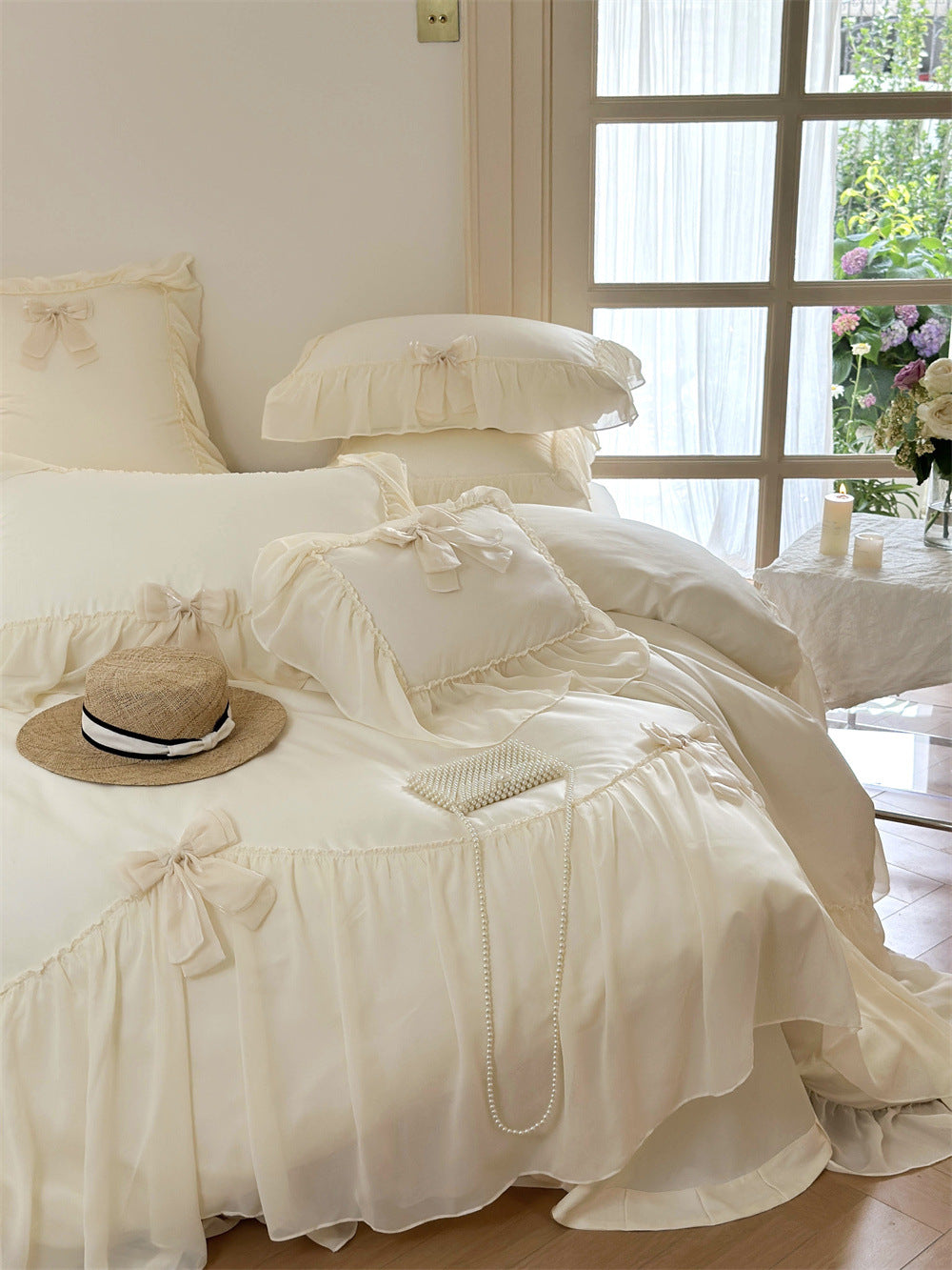 Ribbon Bow Airy Lace Bedding Set / Cream White