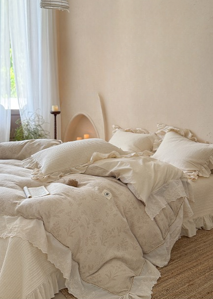 Seraphina Floral Ruffle Bedding Set / White