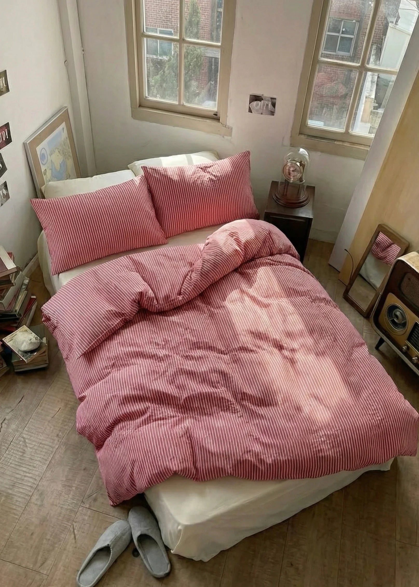 Thin Striped Small Room Bedding Set / Red