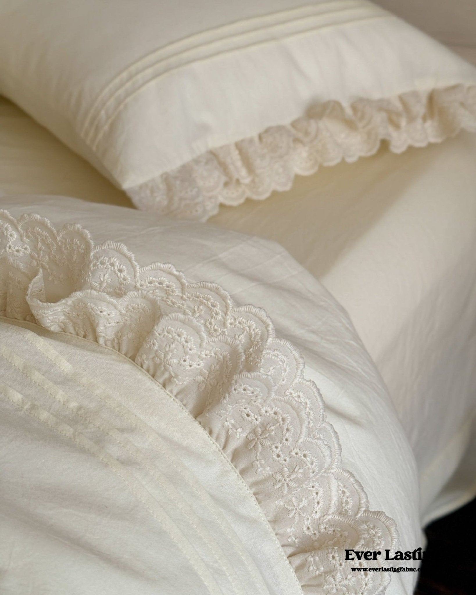 Accordion Pleated Lace Ruffled Bedding Set - Ever Lasting