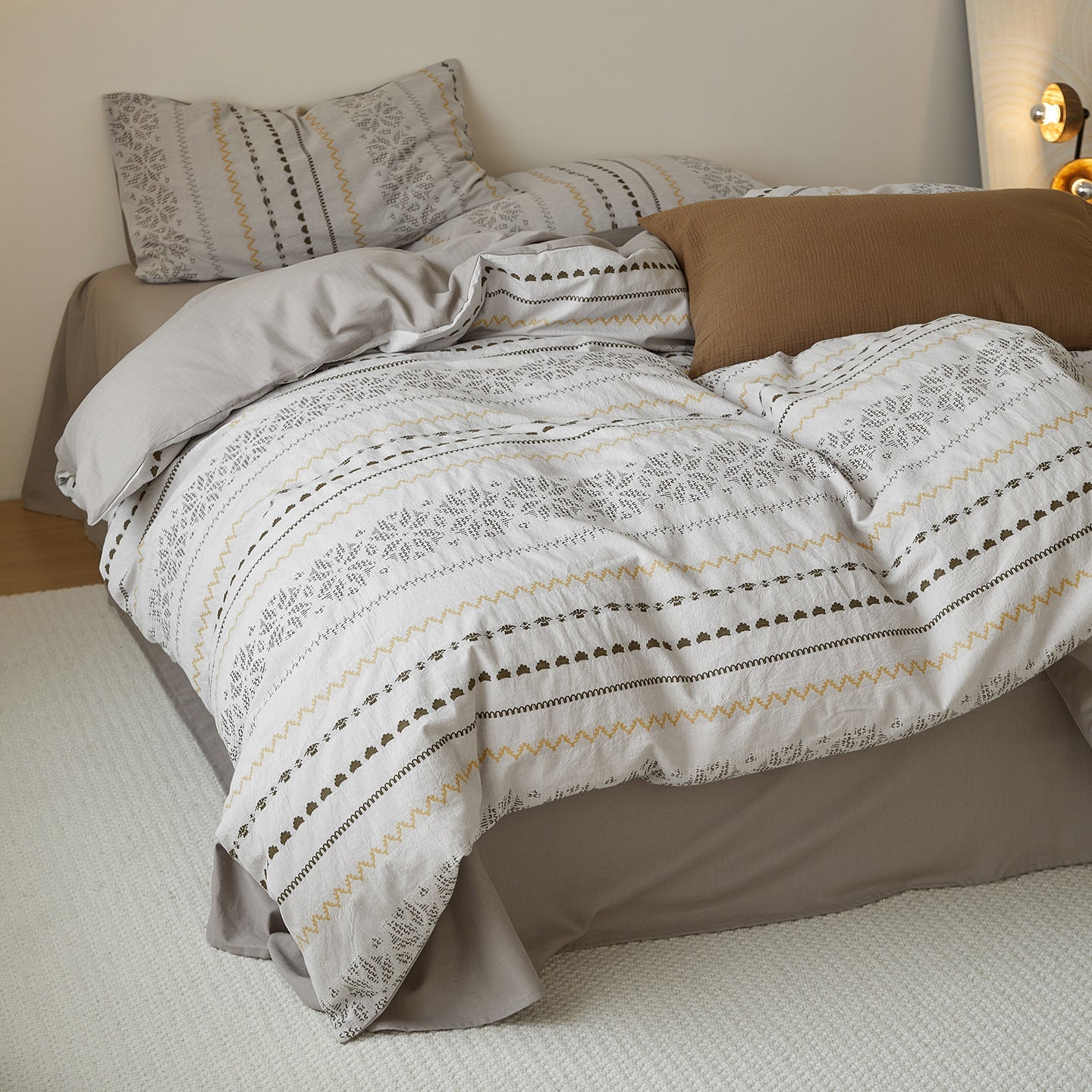  - Ever Lasting - Adriana Jacquard Bedding Set / Black + White - Bedding Set - Ever Lasting