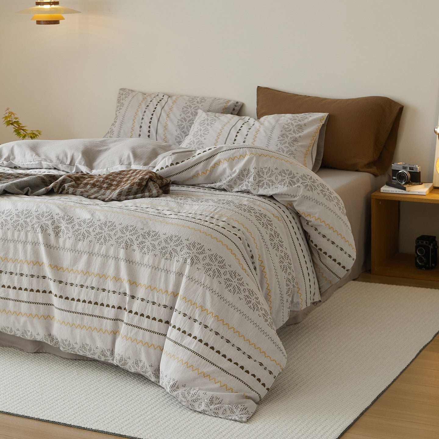  - Ever Lasting - Adriana Jacquard Bedding Set / Black + White - Bedding Set - Ever Lasting