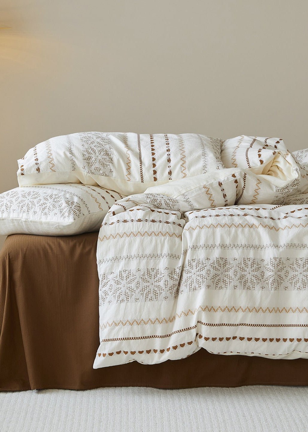  - Ever Lasting - Adriana Jacquard Bedding Set / Black + White - Bedding Set - Ever Lasting