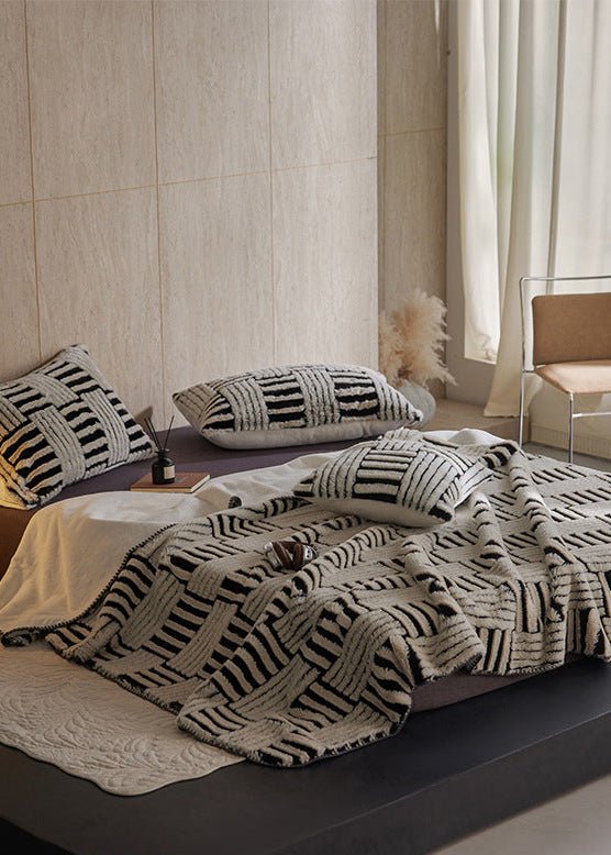  - Ever Lasting - Annabelle Fleece Throw Blanket / Brown - Blankets - Ever Lasting