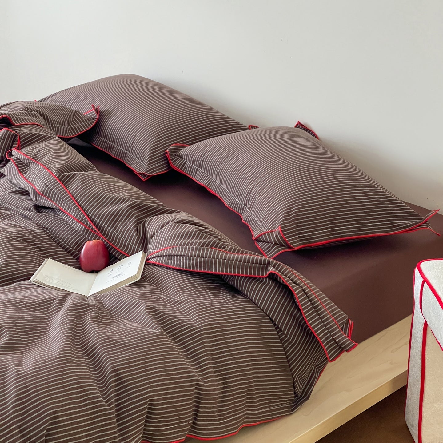  - Ever Lasting - Arthur Pinstripe Bedding Set / Black - Bedding Set - Ever Lasting