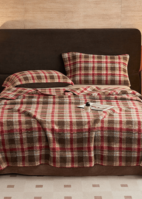  - Ever Lasting - Asher Fleece Throw Blanket / Brown - Blankets - Ever Lasting