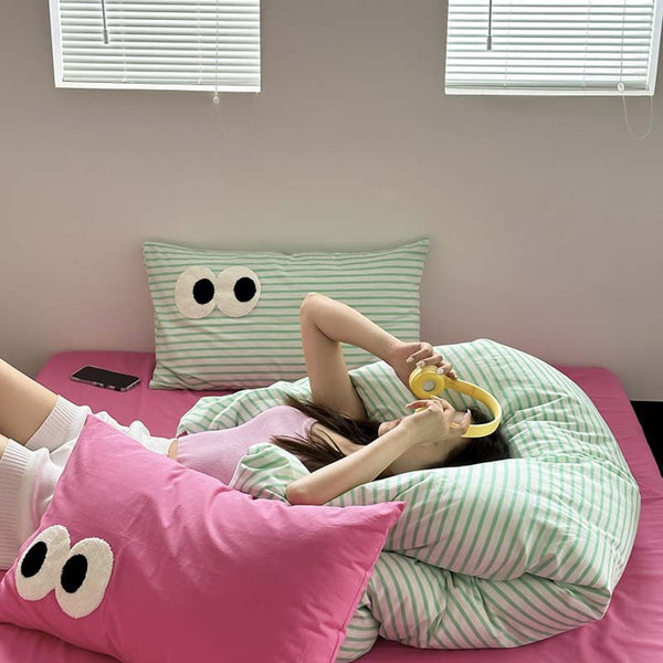 Assorted Googly Eyes Patterned Pillowcases Magenta +