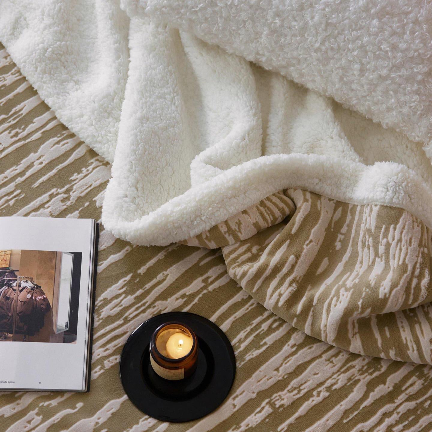  - Ever Lasting - Aurielle Lamb Wool Blanket / Green - Blankets - Ever Lasting