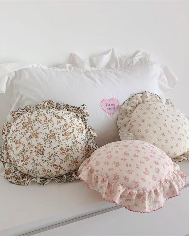 Round Floral Ruffle Throw Pillow / Pink Floral