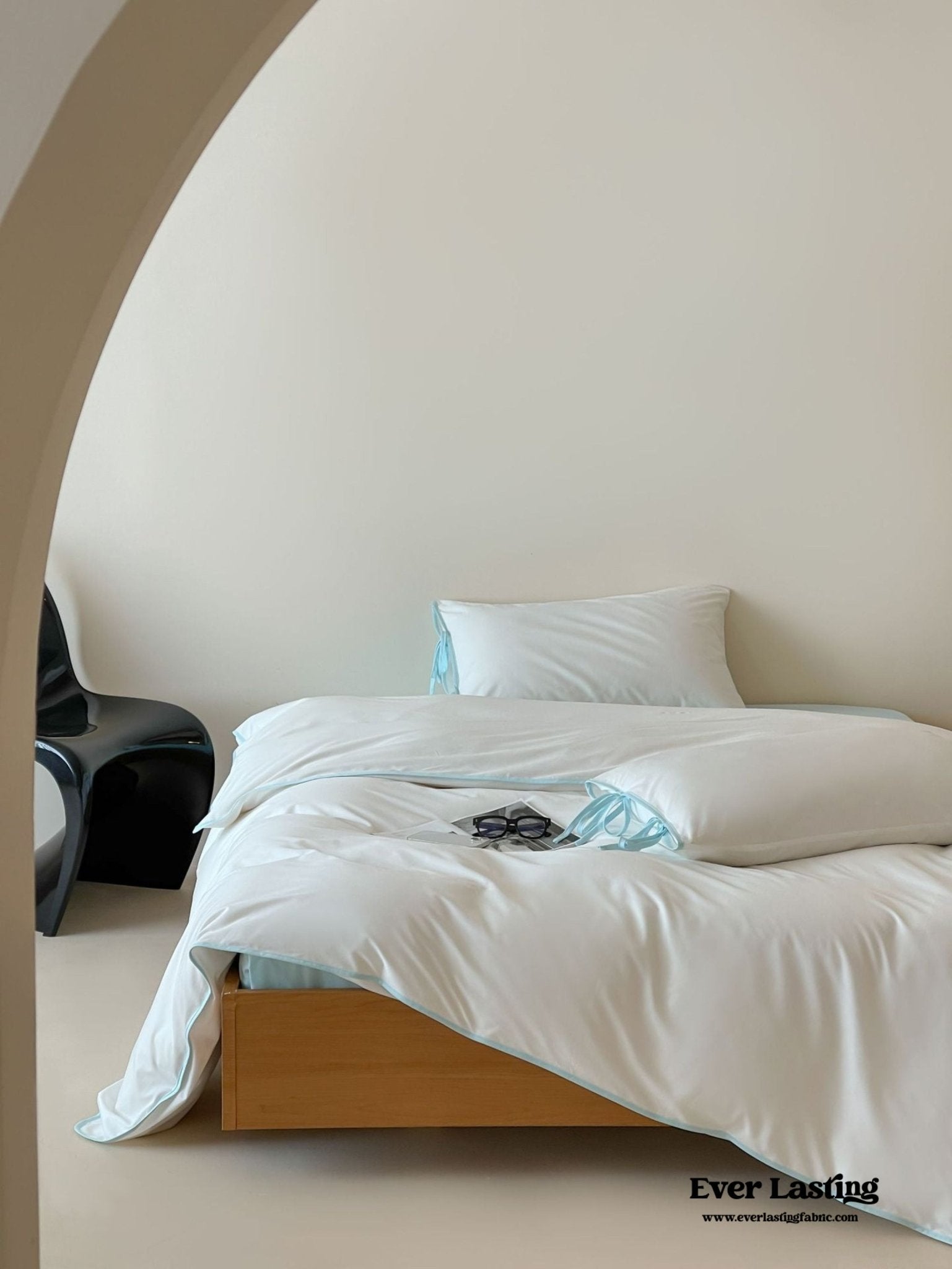 Chloe Minimalist Solid Tie Cotton Bedding Set / Blue with Navy Blue Ties - Ever Lasting