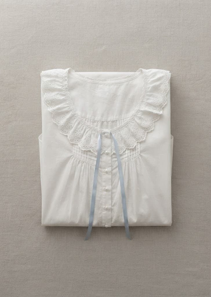 Cloudberry Ruffle Sleeveless Nightgown / White